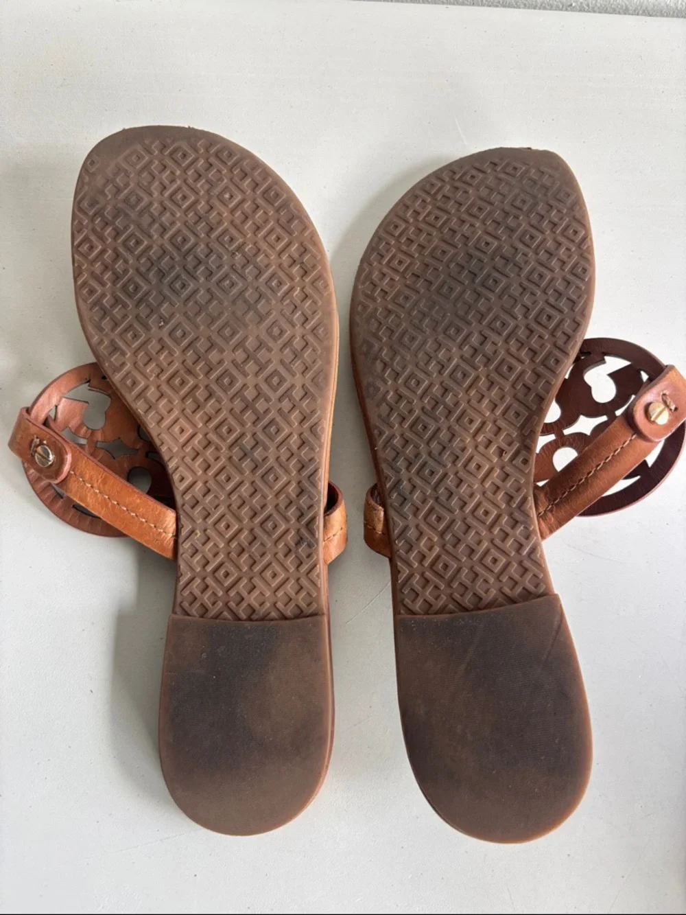 Tory Burch Millers Cognac Leather Logo Thong Sandals - Picture 7 of 7